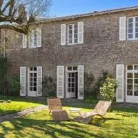 Maison Caron Jardin, spacieuse et familiale, ξενοδοχείο σε Les Landes-Génusson