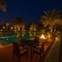 The Mayur Resort # Big Swimming Pool # Luxury Rooms # Garden # Playing Zone # Away From City Hustle # Property Of The Year # By Elegance #, hotel a Vrindāvan