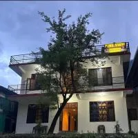 The Pine View by Kardar Stays, hotel en Kasol