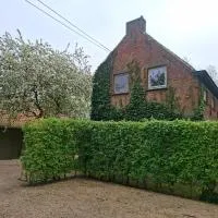 Huis aan Puyenbroeck, хотел в Wachtebeke