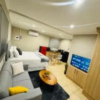 Hei Stays Bachelor Apartment, hotelli kohteessa Bronkhorstspruit
