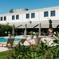 Sous Les Pins, hotel di Étoile-sur-Rhône