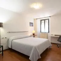 Charming Alpine Retreat in Sant'Omobono Terme, hotel v destinácii SantʼOmobono Imagna