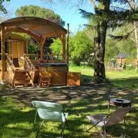 Saint-Eutrope-de-Born में, होटल Graines de nature - Ecolodges Insolites