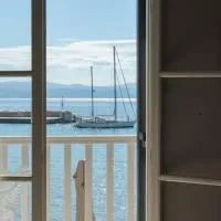 Archontiko Seaside Hotel-Beachfront Blue Experience、プラタニアスのホテル