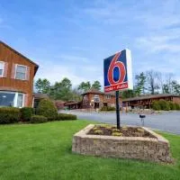 Motel 6 Lake George, NY Adirondacks, хотел в Лейк Джордж