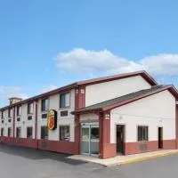 Super 8 by Wyndham Crystal Lake, отель в городе Кристал-Лейк