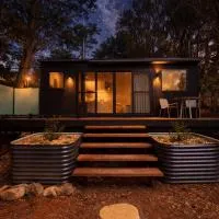 The Flower Sanctuary Tiny Home, hotel en Springbrook