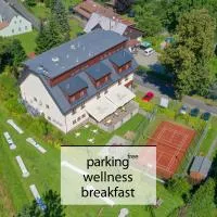 Hotel Toč، فندق في ليبوفا لازن