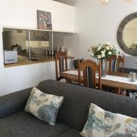 On Broadwalk Cottage, hotel en Pinelands, Ciudad del Cabo