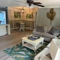 Sweet retreat in the springs NOT waterfront property, hotel in Homosassa