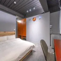 新橙居-24小時進出-免費停車-私人衛浴-戶戶開窗, hotel in Dalin