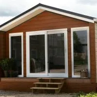 Time Out Village - Maedow Flower Cottage - Haus Blumenwiese,Blekendorf的飯店