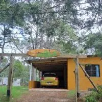 Casa Buena Onda Surf con gran parrillero y espacio, hotel di Cuchilla Alta