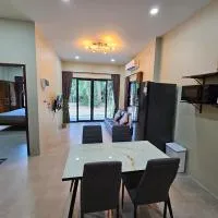 Nature House 2Bed Comfort Sea Side, hotel a Hinkong