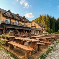 POARTA PADINA, statiunea Pestera-Padina, Bucegi، فندق في مورويني