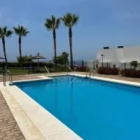 Chulera Beach townhouse sea views, ξενοδοχείο σε Manilva