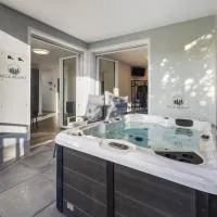 Egge Resort 7 mit Whirpool u Sauna, hotel di Altenbeken
