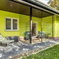 2 Zimmer Ferienwohnung 69 Qm, hotel v destinácii Mittenwalde