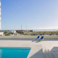 Two-bedroom beachfront with pool - Costa da Caparica, hotel a la Costa da Caparica