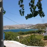 Akrogiali Rooms and Studios, hotel em Drymonas