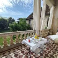 La chambre du Château proche St Emilion, hotel a Puisseguin
