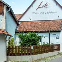Wein- und Gästehaus Lutz, hotel u gradu Iphofen