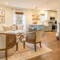 Kildahl House - Boutique Farmhouse Suite #1 – hotel w mieście West Dundee