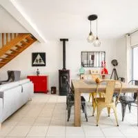 Maison entre plage et marais، فندق في Bourcefranc