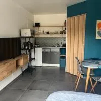 Blu'in - studio avec parking, hotel v destinácii Mérignies
