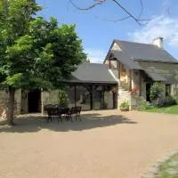 Gite Indépendant Logis Des Moulins, hotel v destinaci Noyant-la-Plaine
