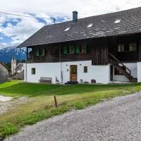 Penthouse im Bauernhaus, hotel v mestu Koče (Kötschach)