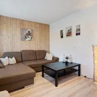 Ferienwohnung Kurzentrum، فندق في باد لاوزيك