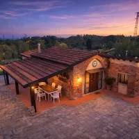 Il Casale di Lucullo-Holiday Home with Pool and Spa-, ξενοδοχείο σε Lucignano