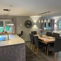 Ferienhaus bis 6 Personen, hotel en Weißensberg