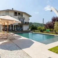Villa La Lanterna Bianca a Bagnone، فندق في بانيوني