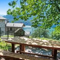 Il ciliegio sul lago, Hotel in Verceia