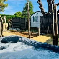 Bungalow Balnéo Jacuzzi, hotel a Erquy