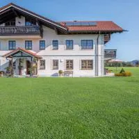 5 Sterne Ferienwohnung Sissi, hotel v destinácii Übersee