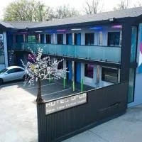 Hotel OPUS Bronx Near Bay Plaza Mall, hotel in Bronx
