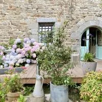 Gîte du Gravier, hotel u gradu La Baussaine