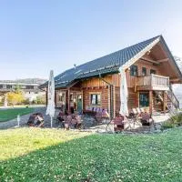 Blockhaus - Ferienwohnung Sunset، فندق في Erdmannsdorf