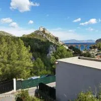 Gîte rénové Calanque La Vesse, хотел в Le Rove