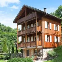 Gutenburghüsli mit Garten am Fluss, hotel sa Weilheim