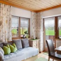 Haus Bergfrieden: Au im Bregenzerwald şehrinde bir otel
