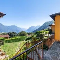 Ghome and Home Lake view Apartment, hotel u gradu Civenna