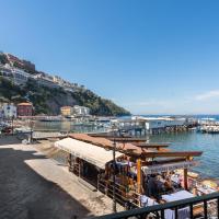 Marina Grande Harbor، فندق في سورينتو