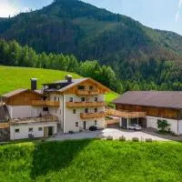Planerhof Apartment Enzian, отель в Фунесе