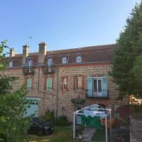 Chez Patrice et Marieline F3、Usson-en-Forezのホテル