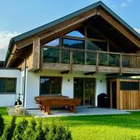 Chalet Almblick mit Sauna, hotel em Tauplitz